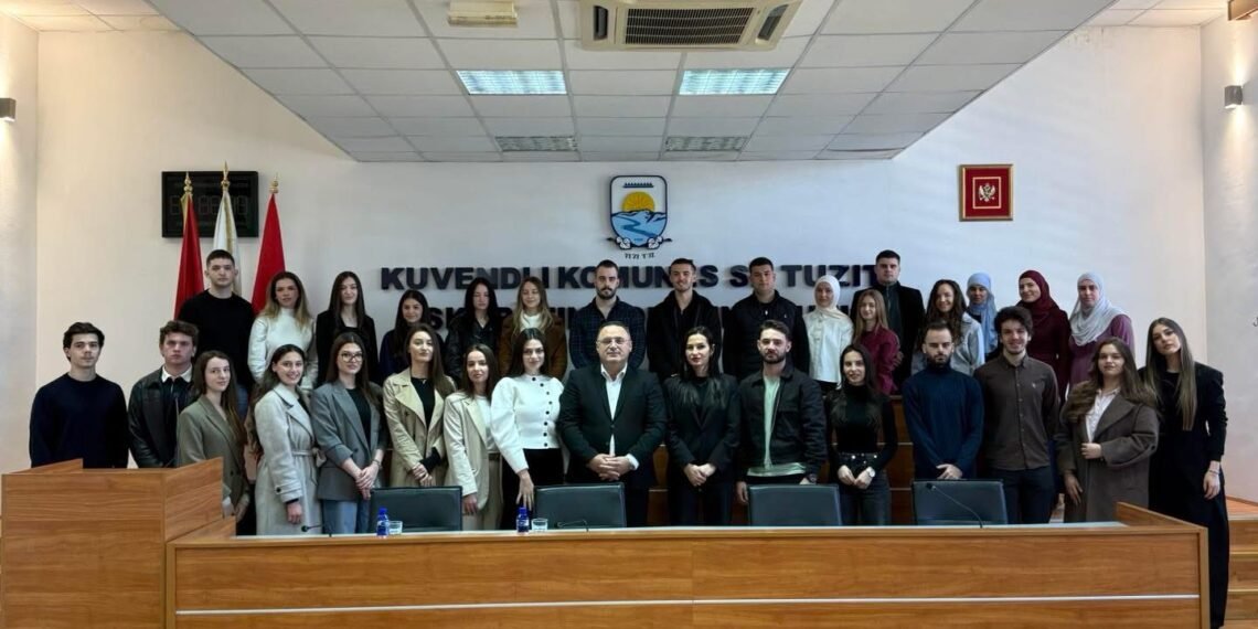 Tuzi Municipality Awards Scholarships to 44 Students